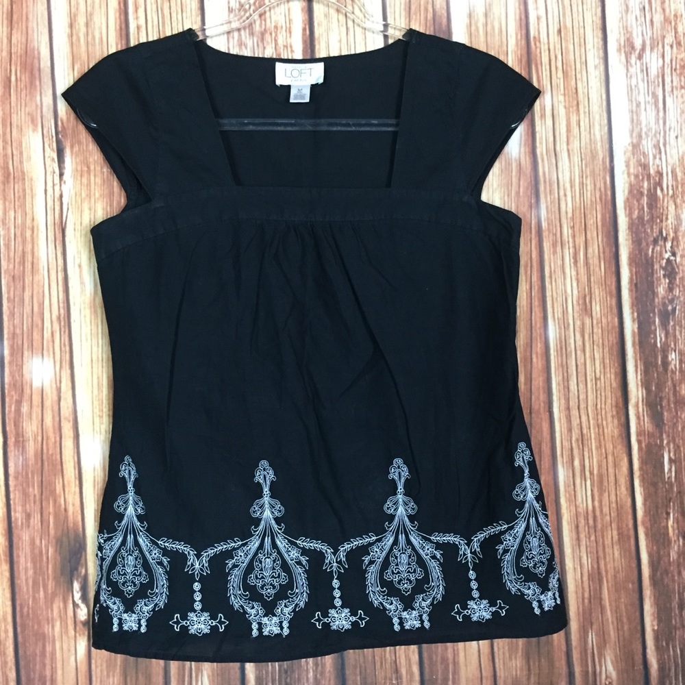 LOFT AnnTaylor 6P Black Cap Sleeve Embroidered Top